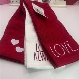 NWT Valentines Love Hand Towels set of 3